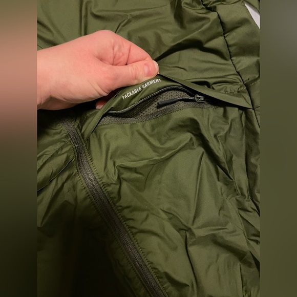 Nike Essential Running Jacket packable - Picture 13 of 15